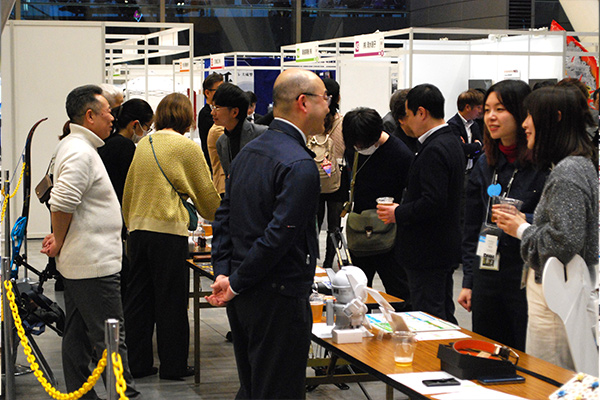 交流会の様子の画像